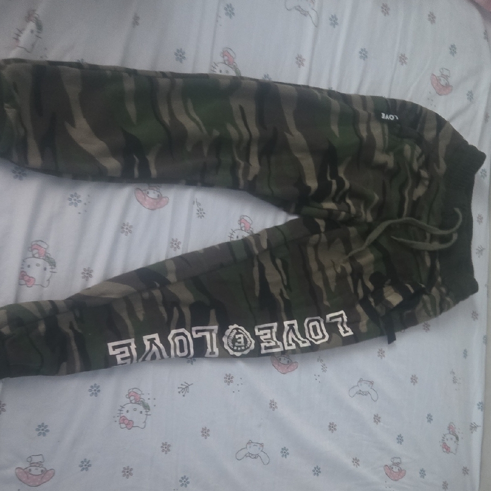 Kids Camouflage 'LOVE' Jogger Pants - Green